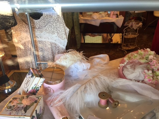 annieandmyras Boutique